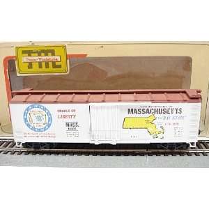   Massachusetts Boxcar #10106 HO Scale by Train Miniature: Toys & Games