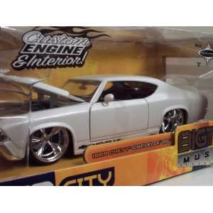   Big Time Muscle White 1969 Chevy Chevelle SS 124 Scale Die Cast Car