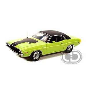  1970 Dodge Challenger R/T440 Six Pack 1/18: Toys & Games
