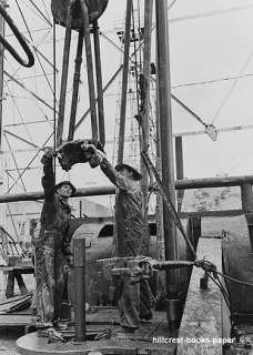 Oil Field Workers Drill Hole Elevator Kilgore Texas pic  
