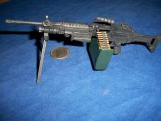 SCALE RIFLE   GUN WITH AMMO BOX FOR A 12 FIGURE http//www.auctiva 