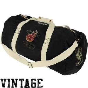   Heat Black Vintage Canvas Duffel Bag:  Sports & Outdoors