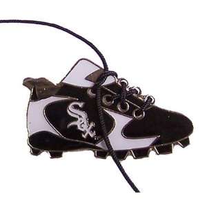 Chicago White Sox Cleat Pin   Real Laces!:  Sports 