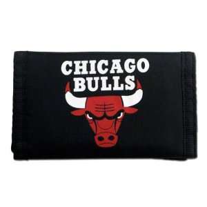  Chicago Bulls Black Nylon Tri fold Wallet: Sports 