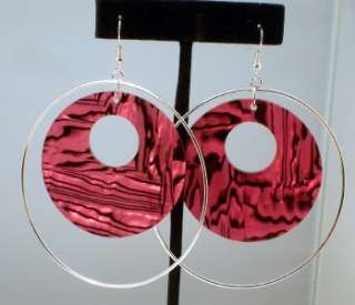 This trendsetting earrings has got great wear with all. New illusion 