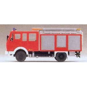   FIRE TRUCK   PREISER HO SCALE MODEL TRAIN FIGURES 31144: Toys & Games