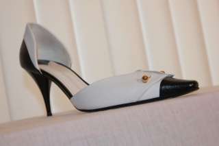 CHANEL Women Black & White COLOR BLOCK High Heel PUMPS Barbell Point 