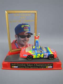 NASCAR JEFF GORDON TAKES CHAMPIONSHIP 1997 Car Figure  