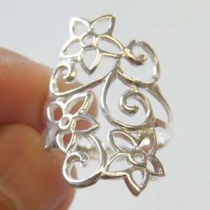   Lovely Flower Ring 925 Sterling Silver Size 7  N 