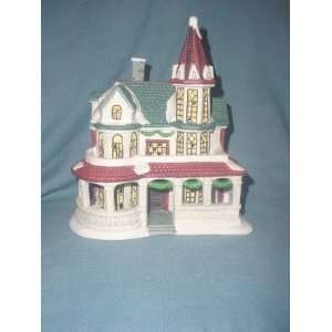  Dickens Towne Series Porcelain Lighted Village House 