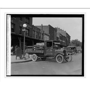  Historic Print (L): Ford Motor Co.: Home & Kitchen