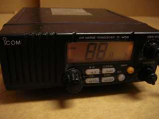 ICOM MARINE VHF TRANSCEIVER CD RADIO MODEL IC M58. IN GOOD SHAPE WORKS 