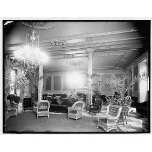  Lounge in foyer,Murray Hill Hotel