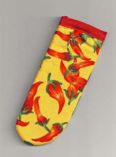   SKILLET HANDLE POTHOLDER RED CHILES PRINT ON YELLOW BACKGROUND  