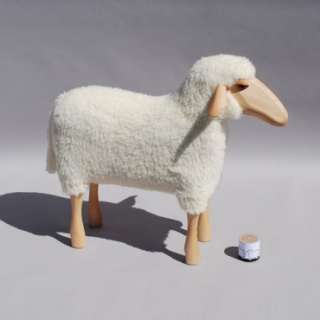 Kleines Schaf, Buchenholz, Wollplüsch, Handarbeit  