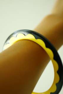 Vintage Bakelite Black Yellow Inlaid Scalloped Bracelet  