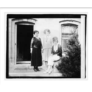  Historic Print (M) Mrs. Howard Sutherland & daughters, 8 