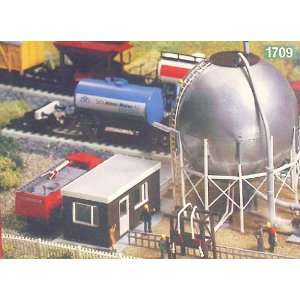  HO Scale GAS DEPOT Model Kit for trains layouts 